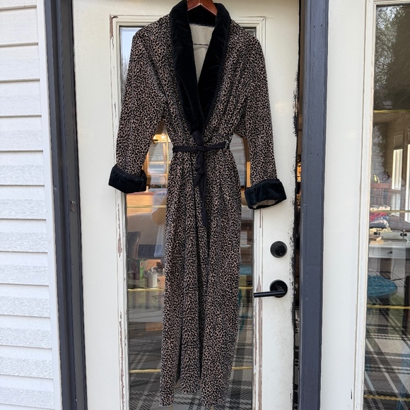 🐆 Vintage Leopard Print Velour Robe / Dressing Gown 🐆 - Picture 1 of 12